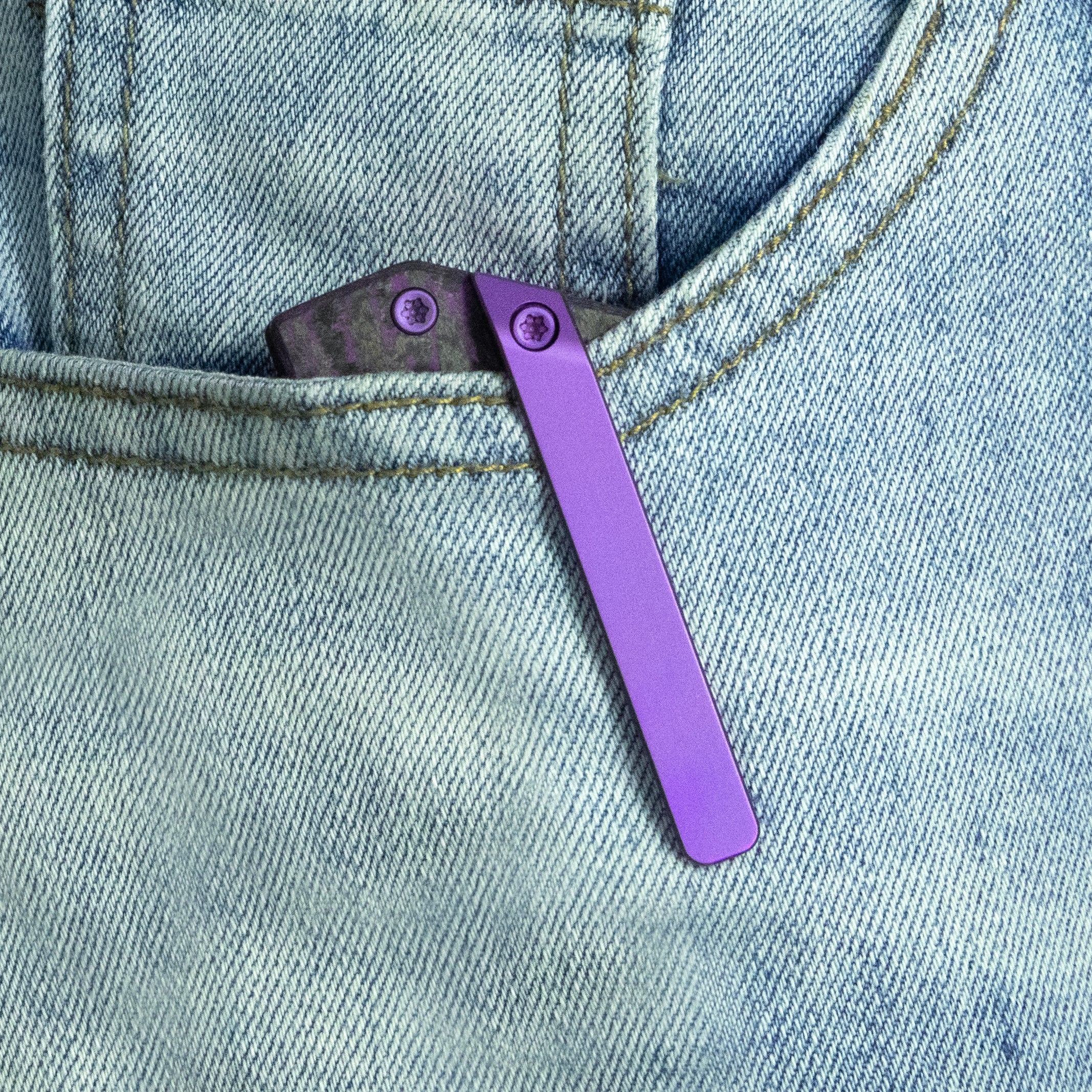 Hamster Suite 2A Outfitters Exclusive Linerlock Black PVD Purple Flo Camo Carbon KU402M