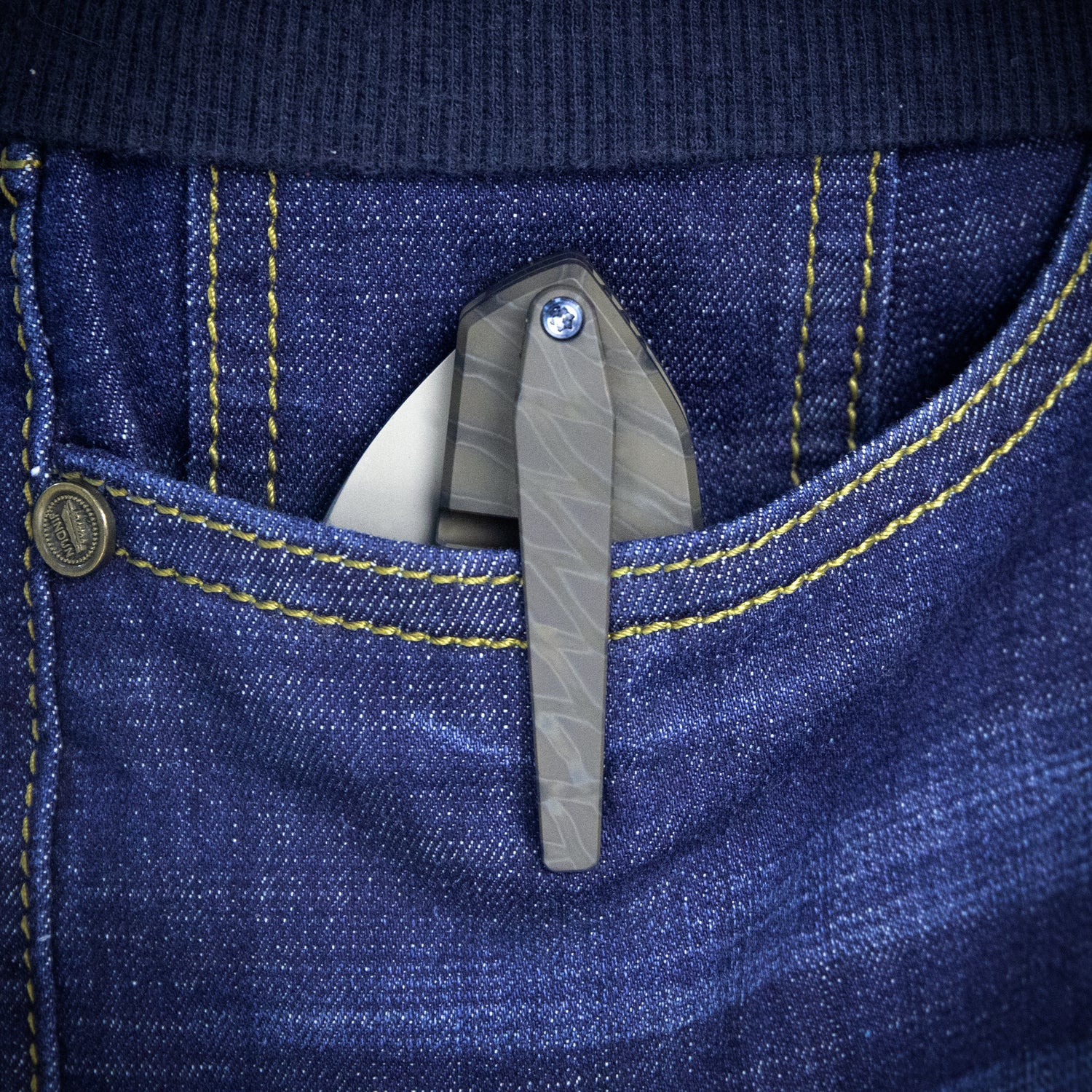 Kubey Monsterdog Frame Lock Dual Thumb Studs Folding Knife Titanium Handle 2.95" Bead Blasted M390 KB285D