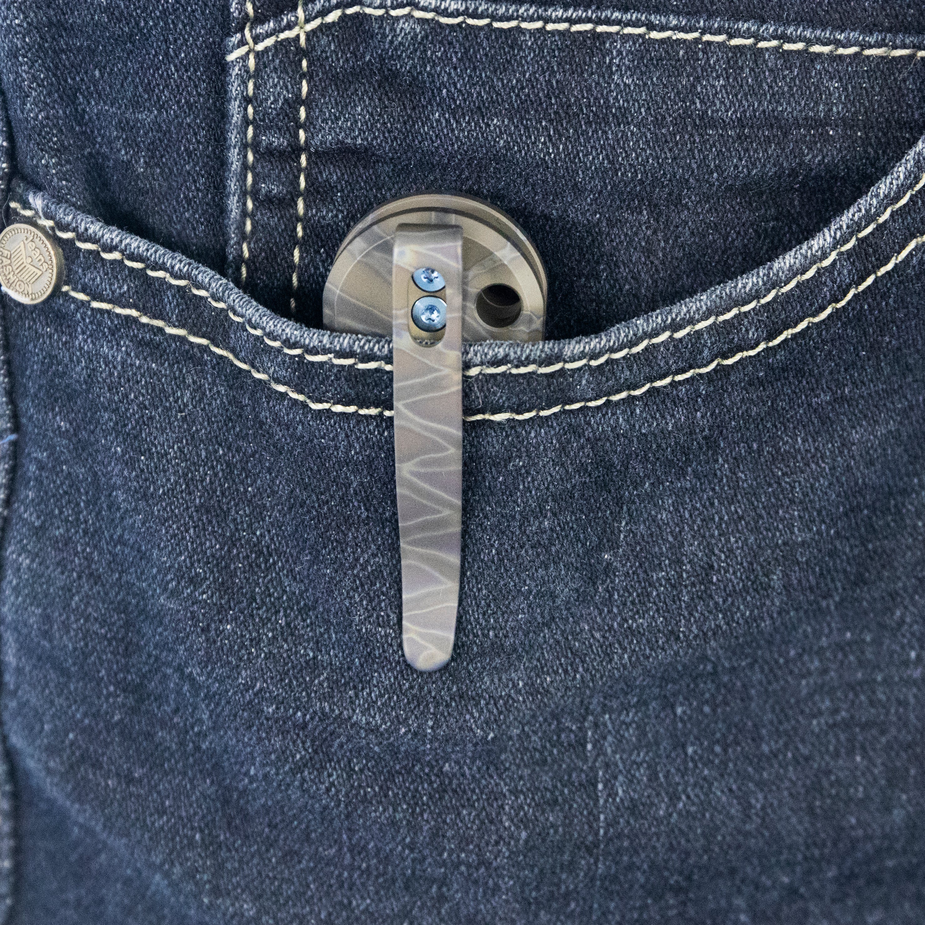 Kubey NEO Flipper Folding Pocket Knife Flame Titanium Handle 2.99" Belt Satin S35VN Blade KB359B