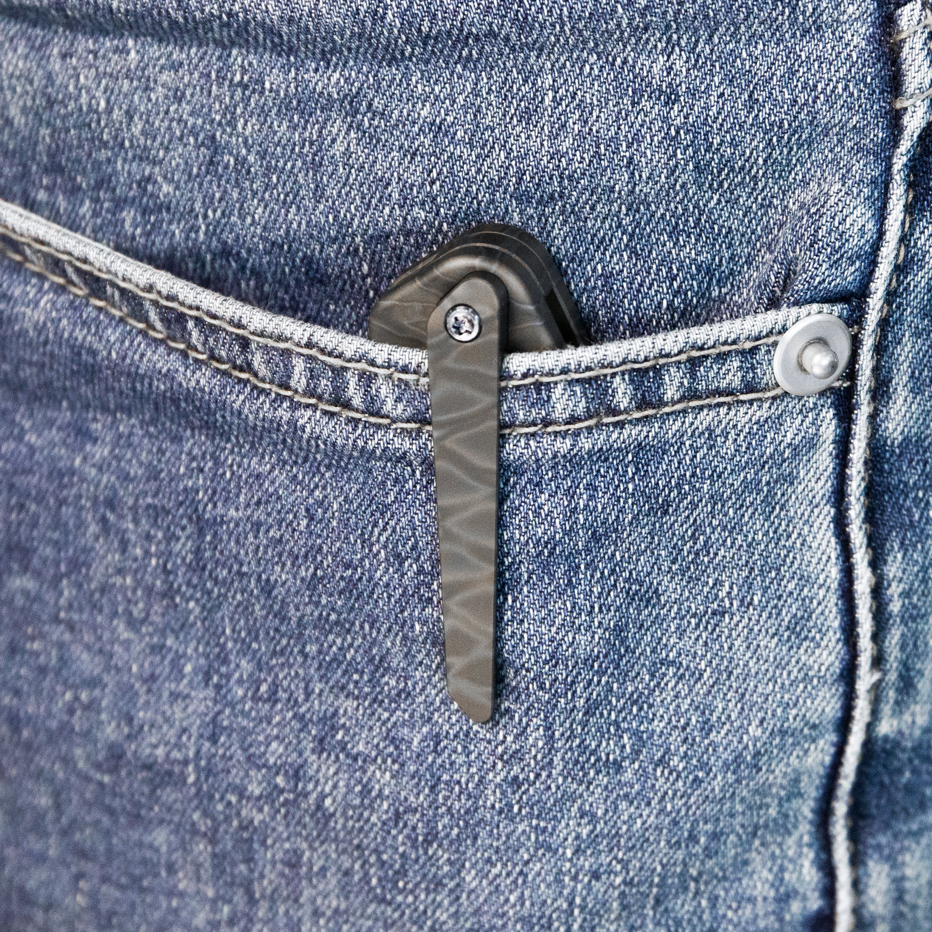 Kubey Royal Frame Lock EDC Pocket Knife Front Flipper Flame 6AL4V Titanium Handle 2.99" Sandblast Bohler M390 KB321N