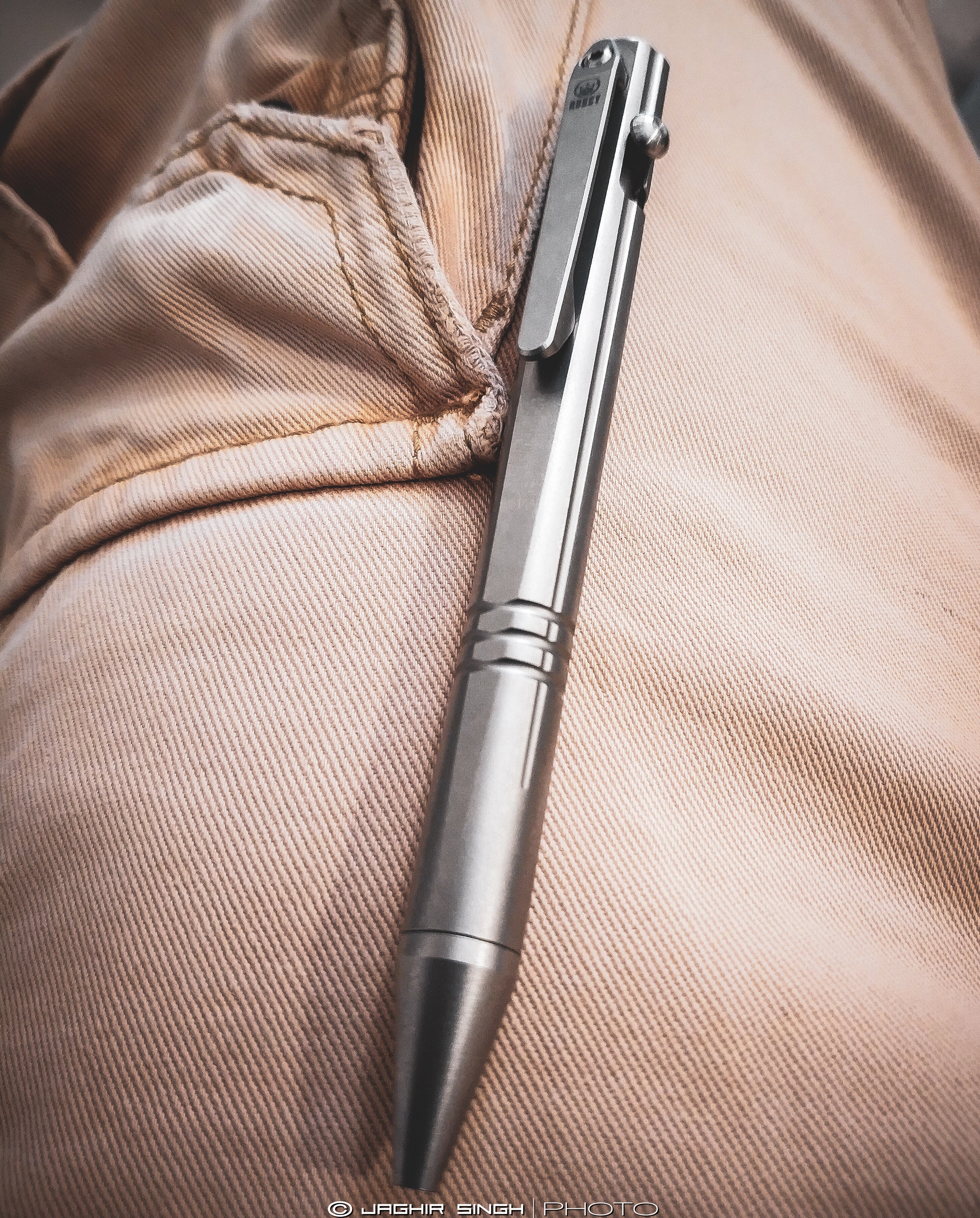 KUBEY Titanium Tactical Pen (Grey)